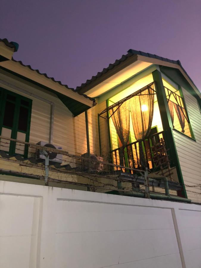 방콕 반 테파 부티크 하우스 B&B 외부 사진